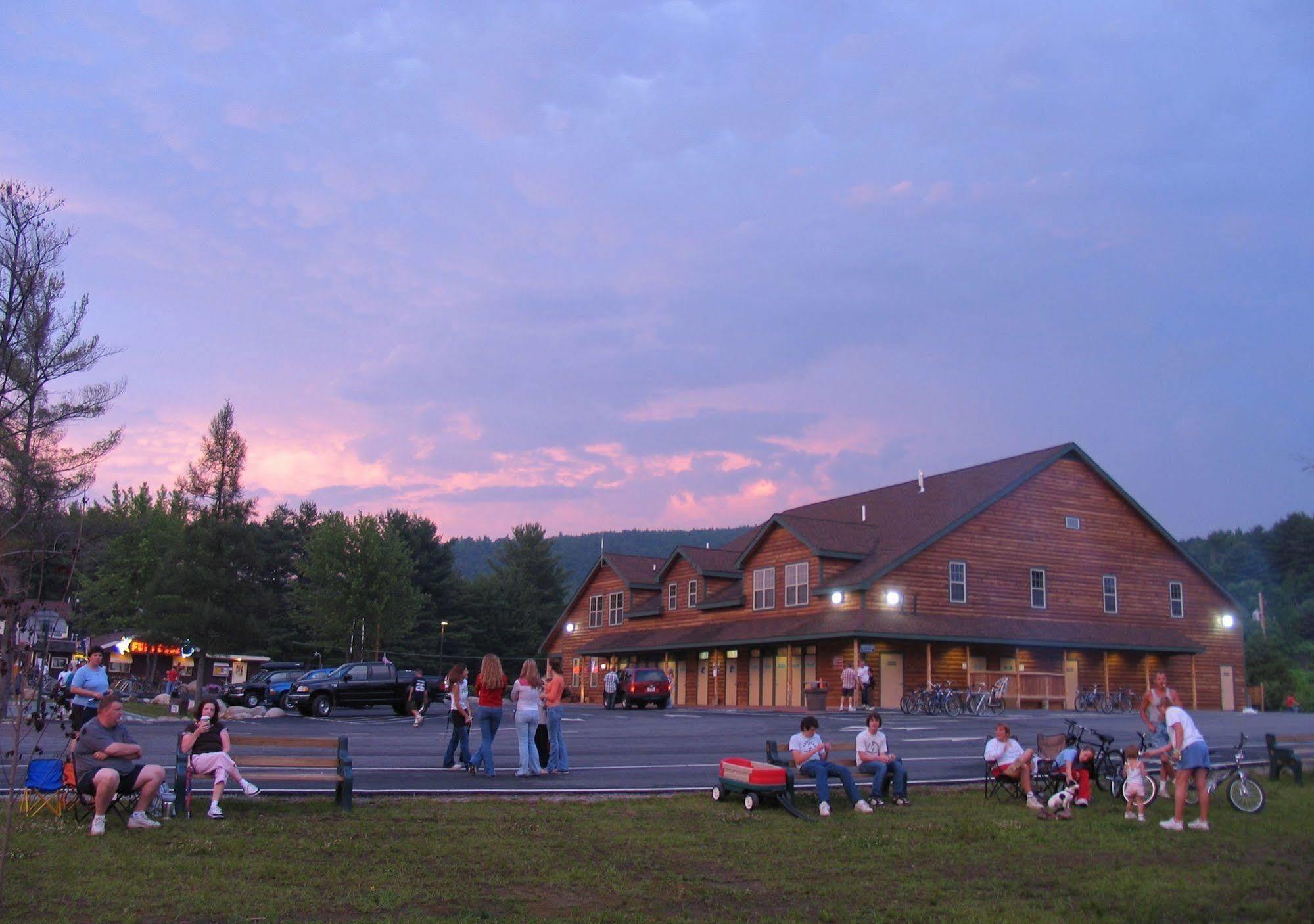 Lake George Escape - Campground Warrensburg Dış mekan fotoğraf